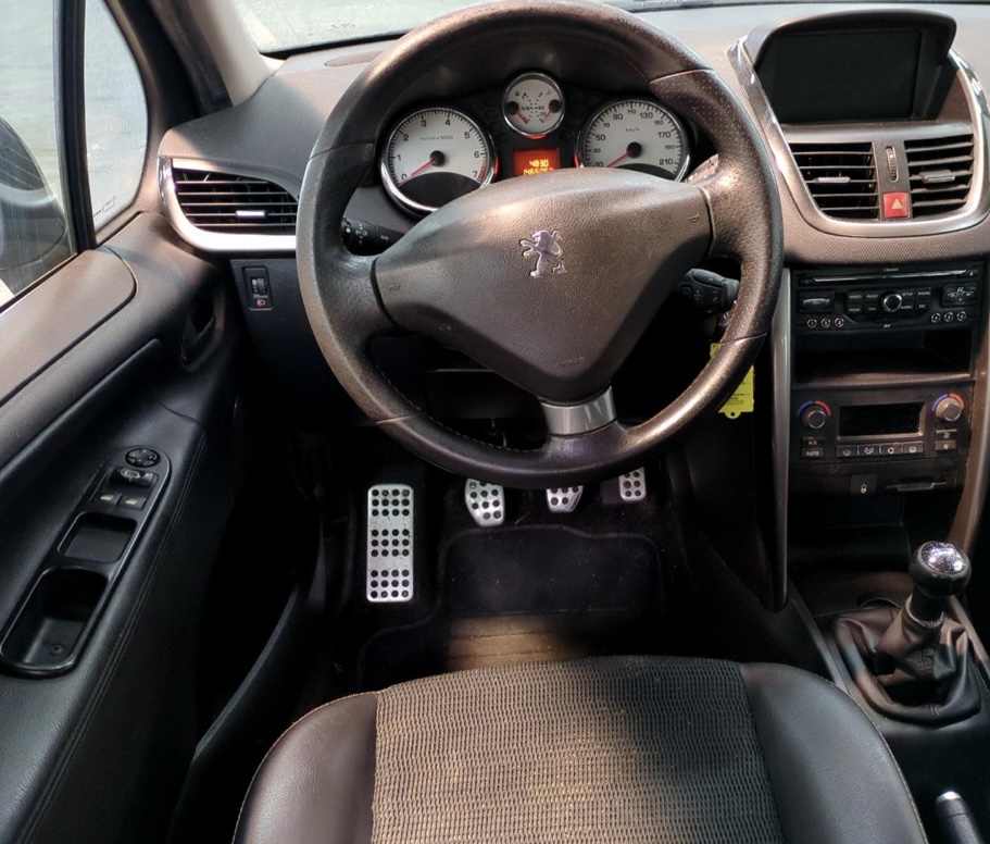 PEUGEOT 308 intérieur 